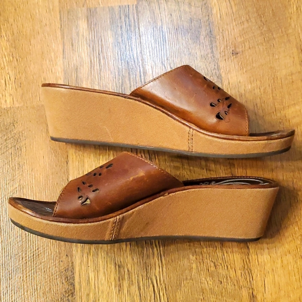 Olukai Womans Brown Leather Cutout Slide Sandals Size 10 - Picture 12 of 15